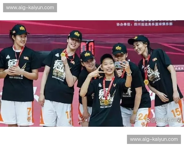 巅峰火花：当“中国长城”遇上“东瀛疾风”，这场亚洲女篮终极之战谁主沉浮？